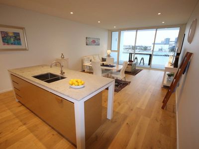 605 / 25 Honeysuckle Drive, Newcastle