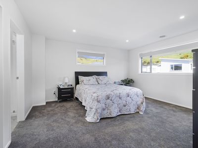 179 Mclintock Street North, Johnsonville