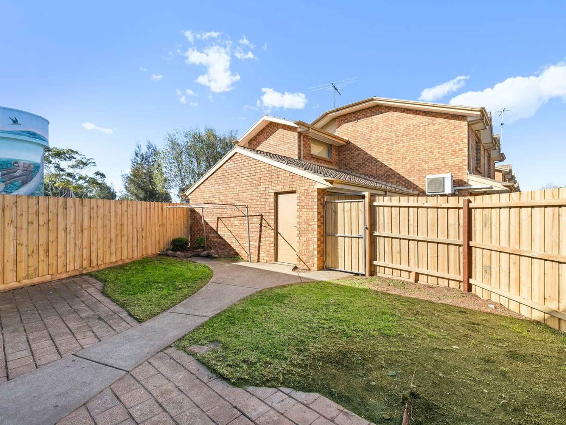 2 / 5 Tower Road, Werribee