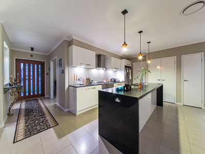 12 Foxwood Cct, Wakerley