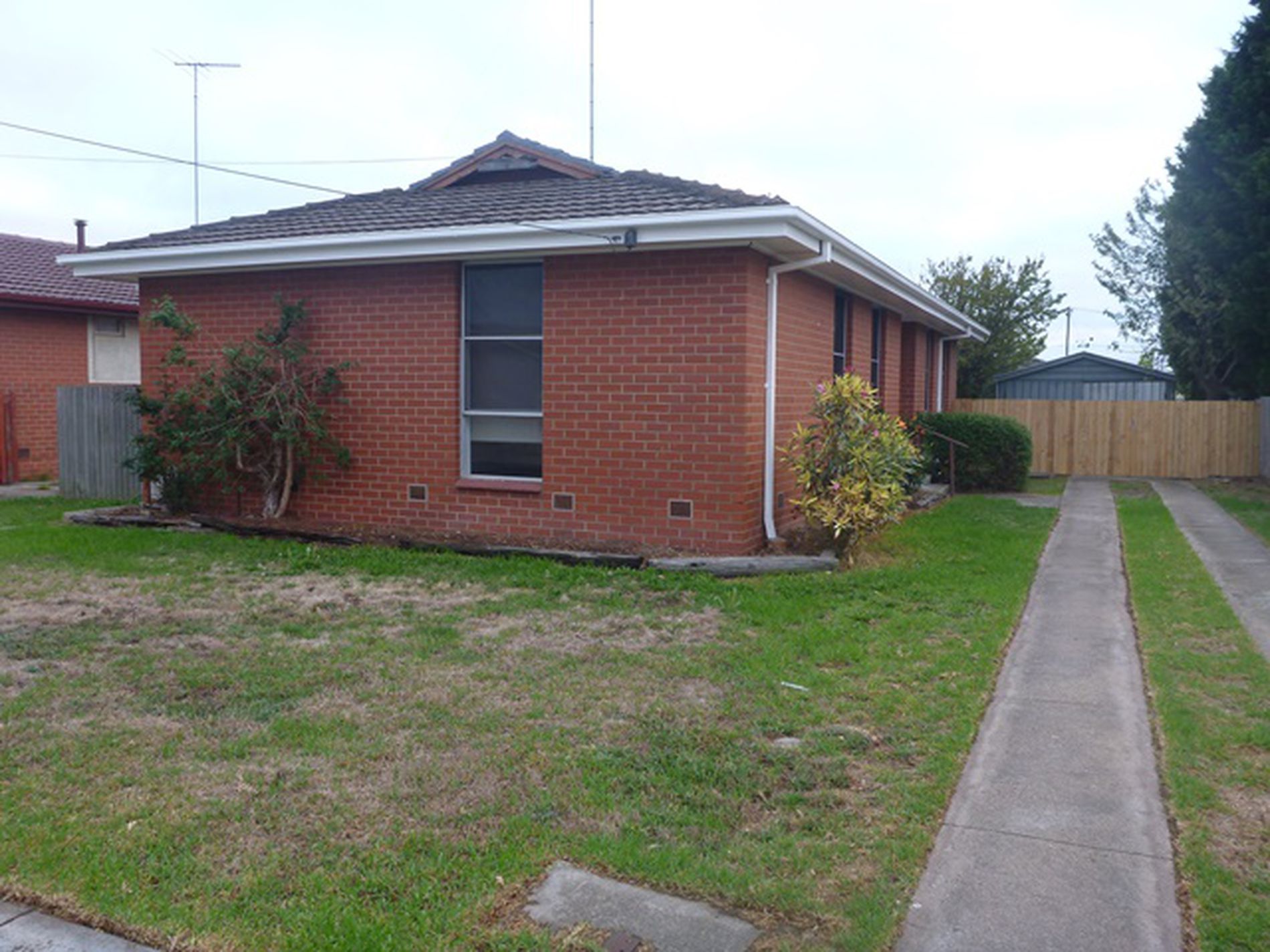 7 Telstar Court, Whittington