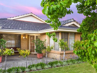 5 Mauldon Mews, Winthrop