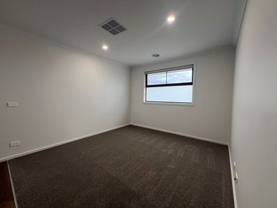 21 Madeira Drive, Truganina