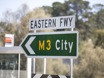 1&2 / 53 Devon Drive, Doncaster East