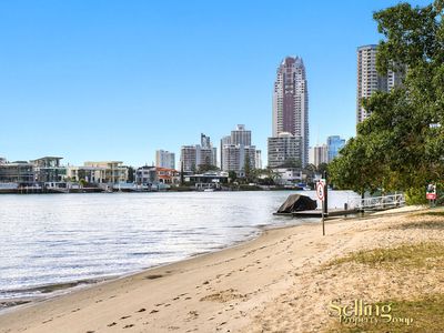 16B Oak Avenue , Surfers Paradise
