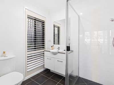 6 Demby Crescent, Wakerley