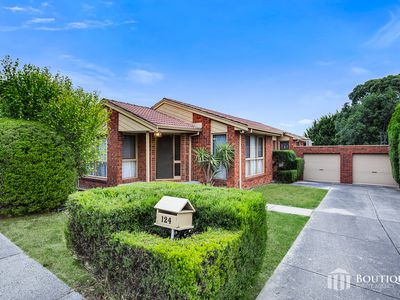 124 Gleneagles Drive, Endeavour Hills