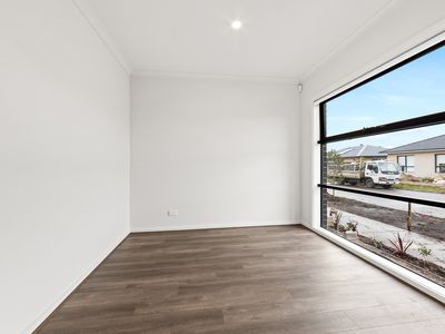 28 Baldwin Road , Fraser Rise