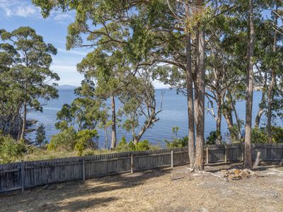 36 Cray Point Parade, Eggs And Bacon Bay