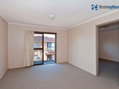 9 / 6 Cowper Avenue, Eagleby