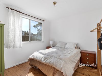 56 Sunset Strip, Manyana