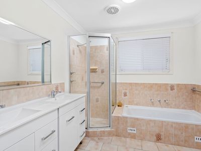 2 / 7 Windsor Place, Tuncurry