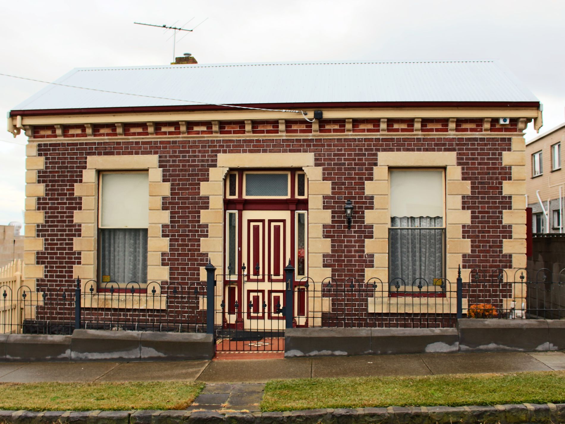 1 Raglan Street, Newtown