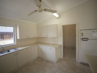 8 Peters Street, Dubbo