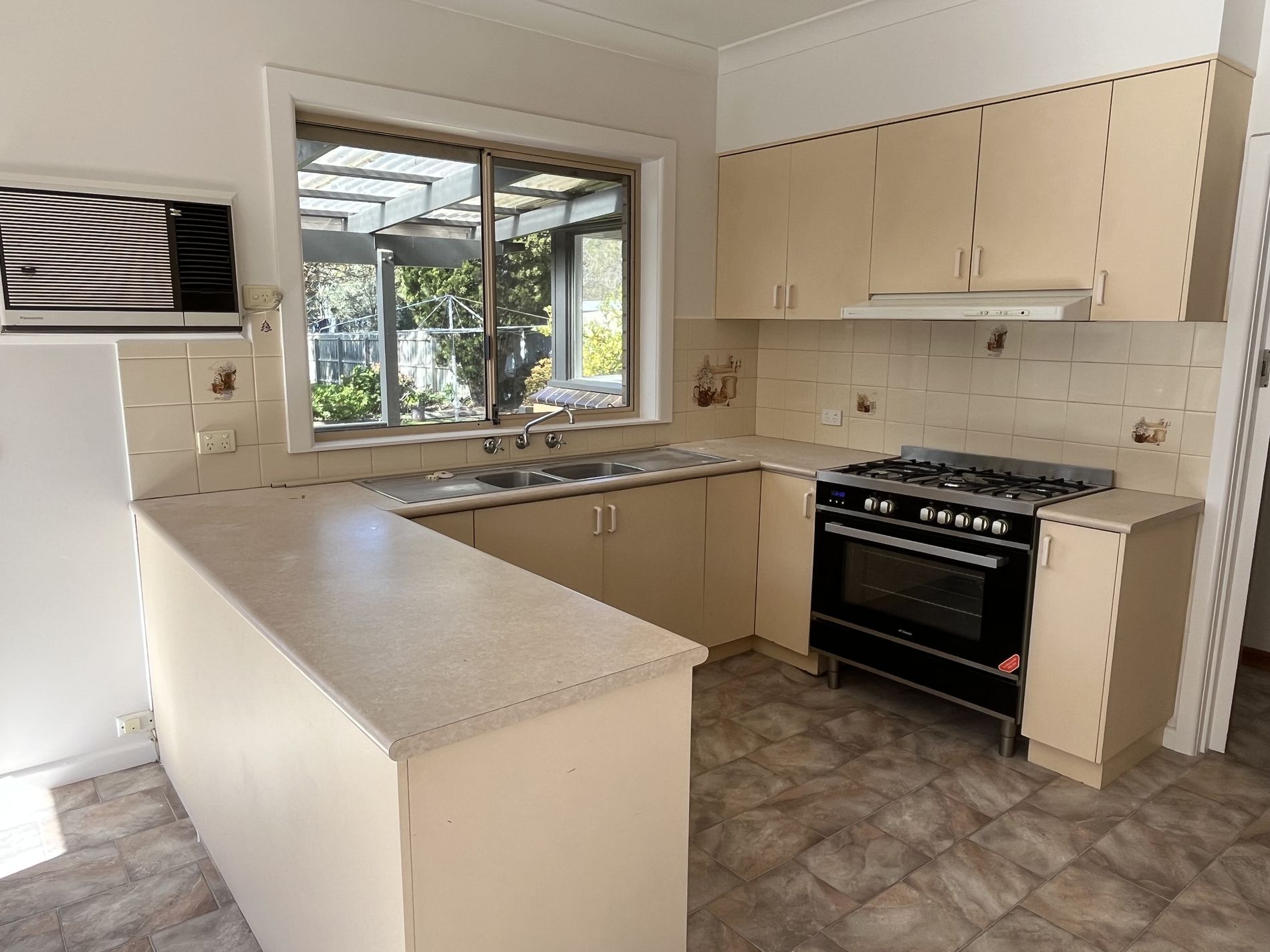 13 Gladstone Street, Hamlyn Heights