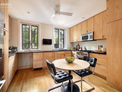 555 Hudson Street, New York, NY 10014, International