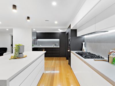 8 Pinnacle Way, Fraser Rise