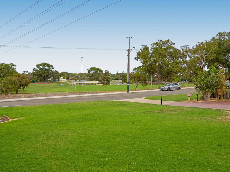 14 Strode Avenue, Hamilton Hill