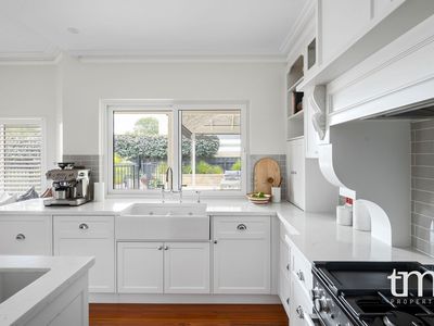 1 Grove End Ridge, Mount Claremont