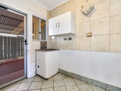 10 Menzies Court, Gray