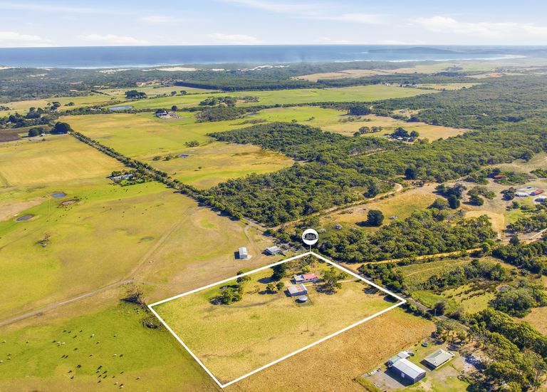 138 Oakleys Road, Portland