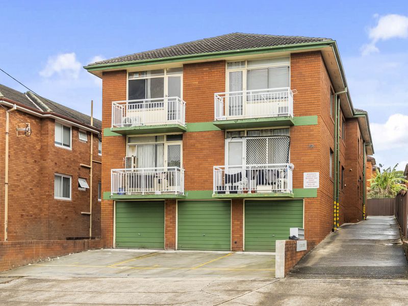 8 / 12 Colin Street, Lakemba