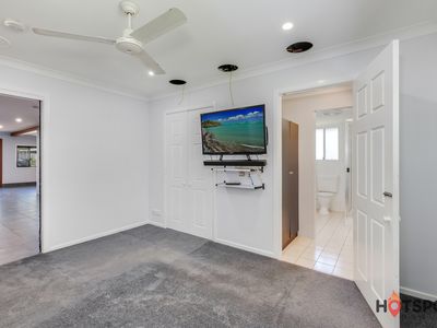 45 Pickett Street, Svensson Heights