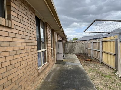 2 / 3-5 Boundary Road, Newcomb