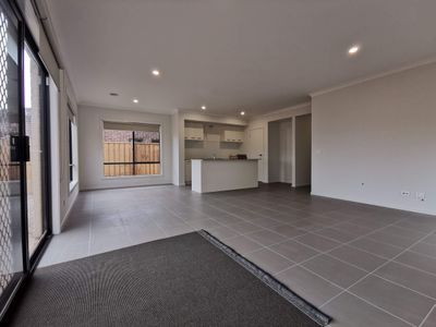 10 Morse St, Truganina