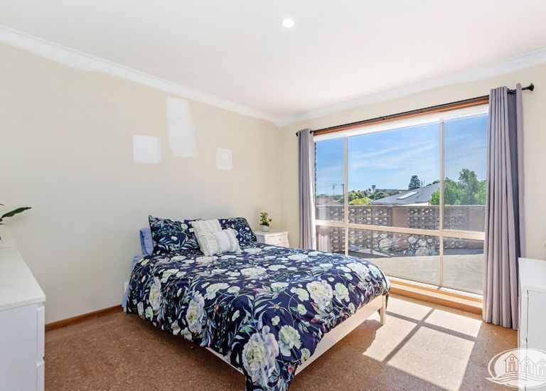 1 Carcoola Crescent, Portland