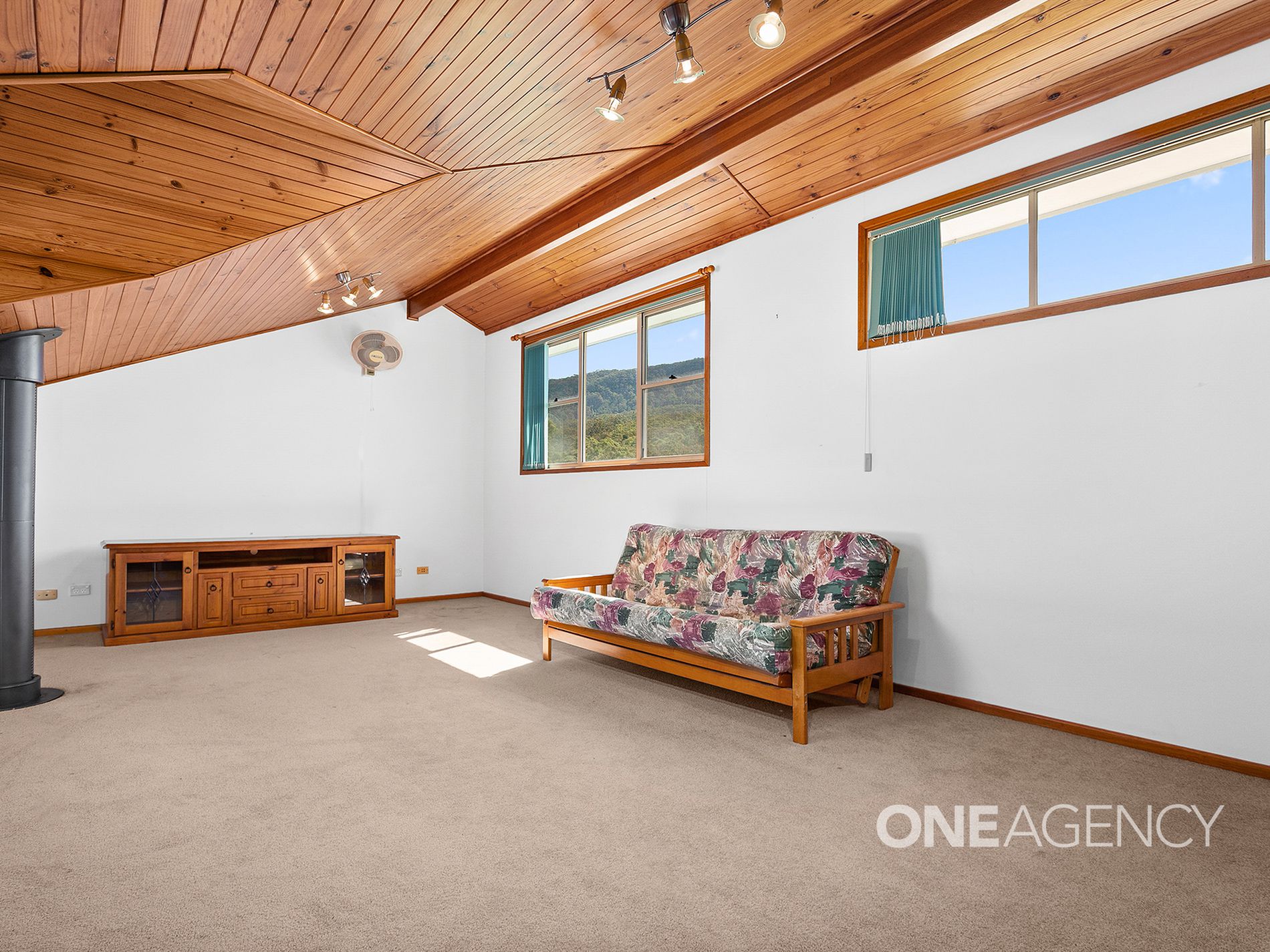 274 Sheaffes Road, Dombarton