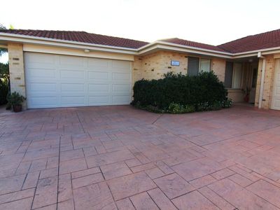 2 / 8 Karloo Street, Forster