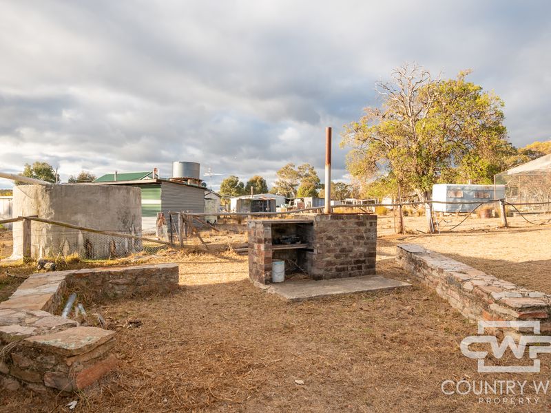 2733 Torrington Road, Torrington