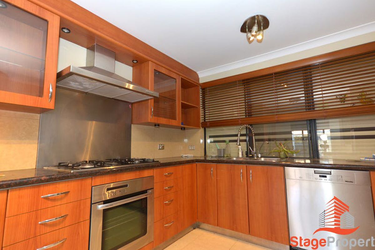 12 Bronzewing Loop, Wembley