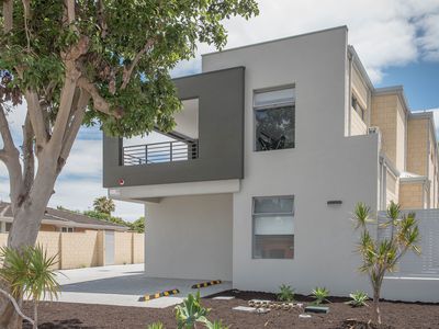 2/59 Balcombe Way, Westminster