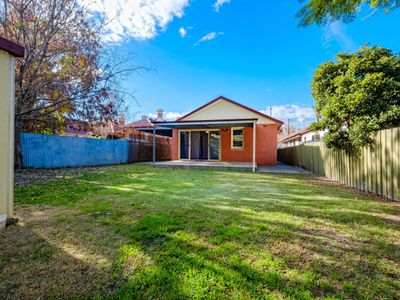 425 MACAULEY STREET, Albury