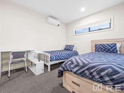 2 / 33 Arcadia Avenue, Hallam