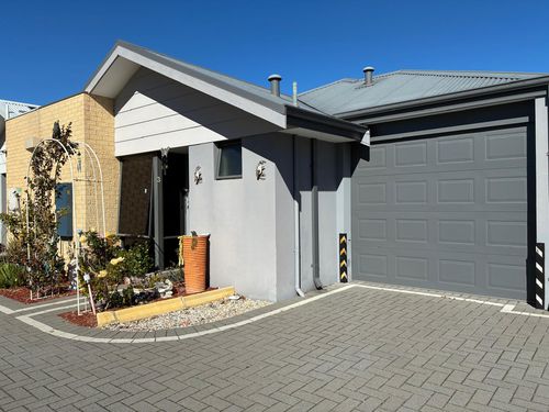 3 / 4 Balfour Road, Swan View