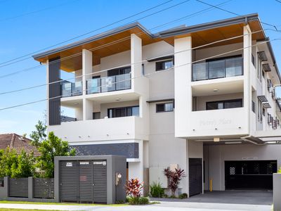 3 / 11 University Road, Mitchelton