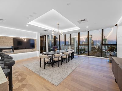 1007 / 15 Cannes Avenue, Surfers Paradise