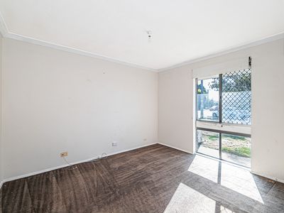 8 Leone Street, Thornlie