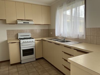 2 / 3-5 Boundary Road, Newcomb
