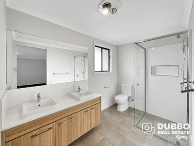 23 Amadeus Avenue, Dubbo