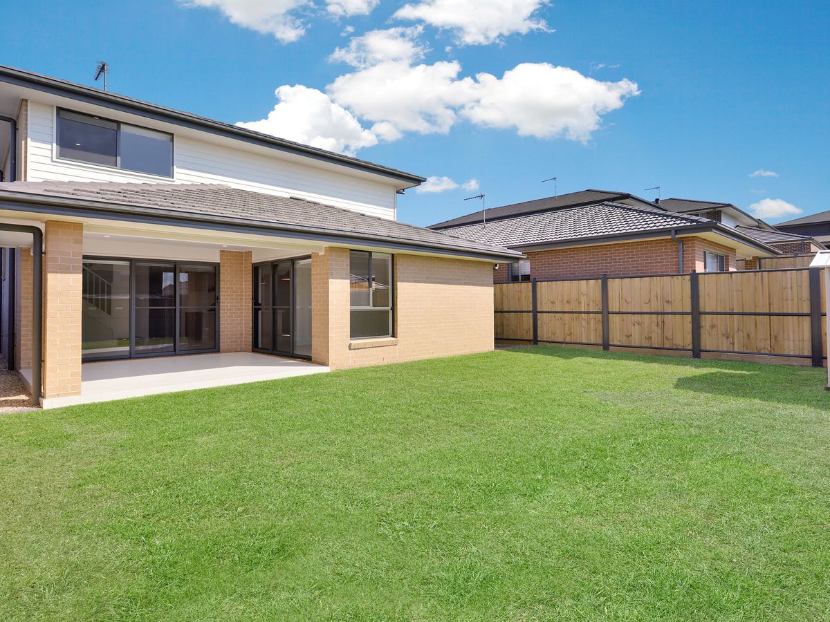 28 Centaurus Way, Box Hill, Box Hill - Thumbnail 3