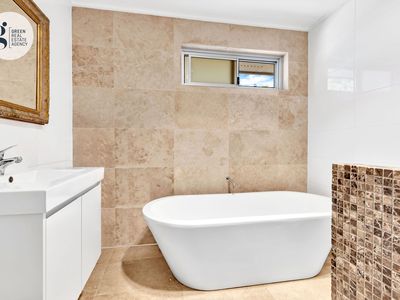 11 Leysdown Avenue, North Rocks