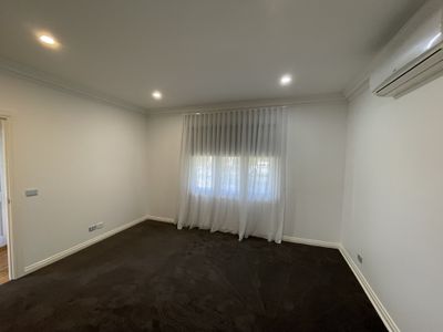 2 Nerissa Grove, Oak Park