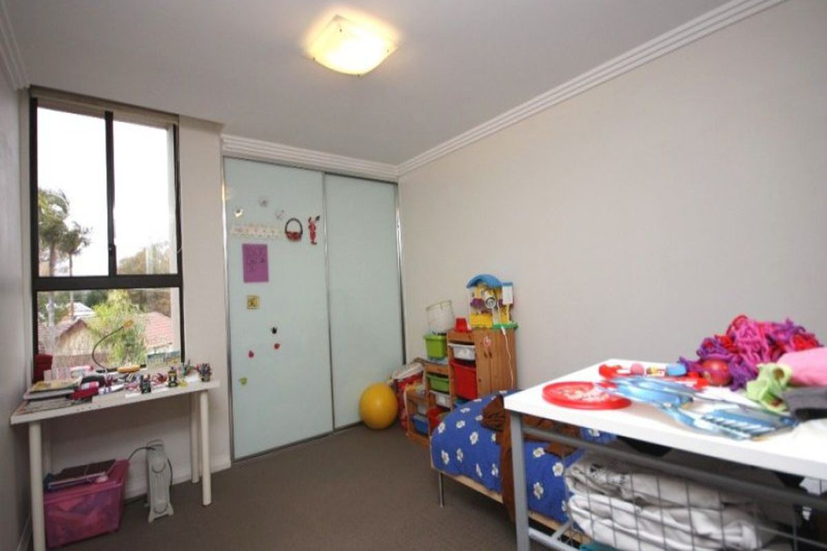 81 Bertram Street, Mortlake