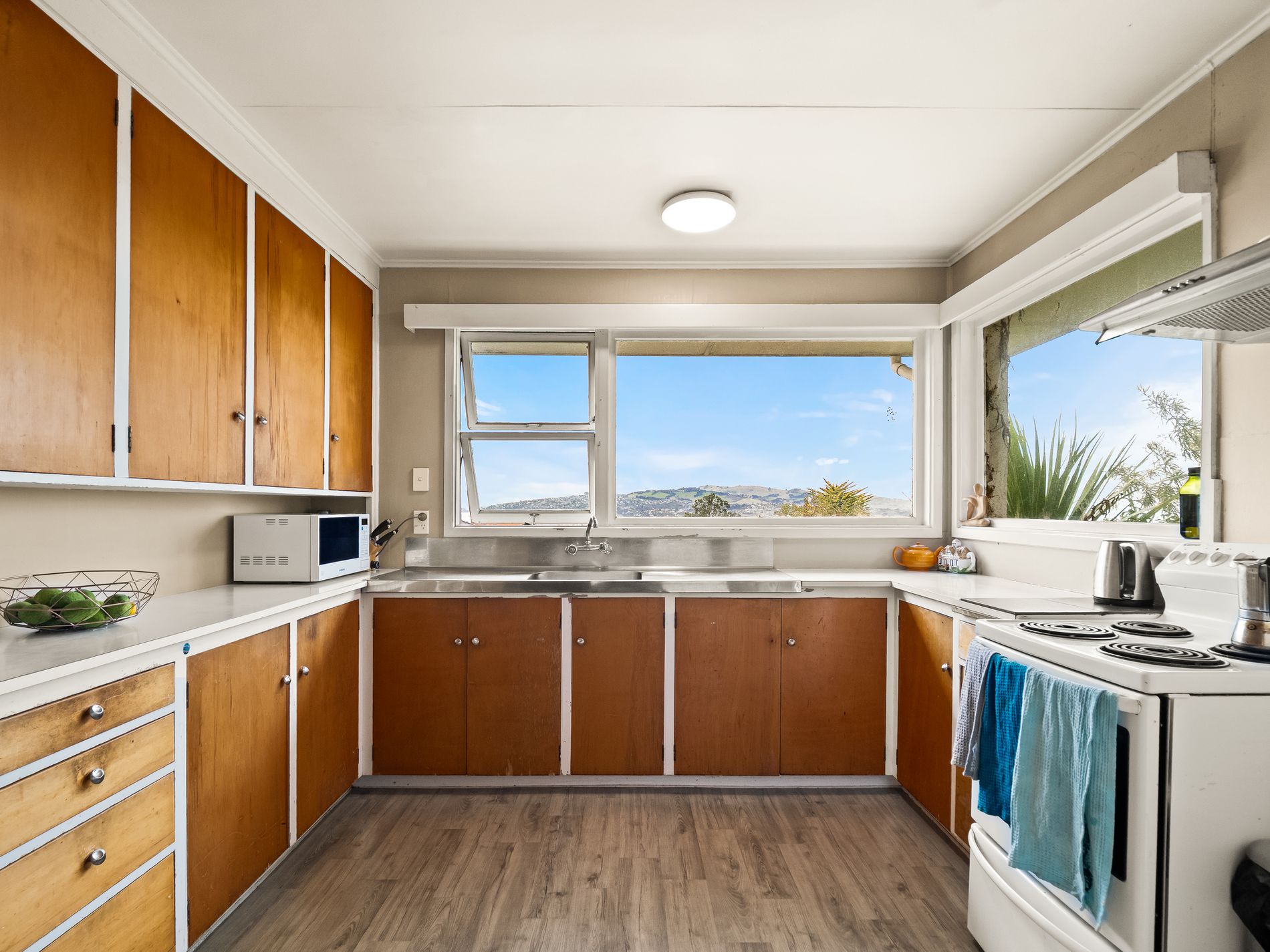 15 Middleton Road, Kew