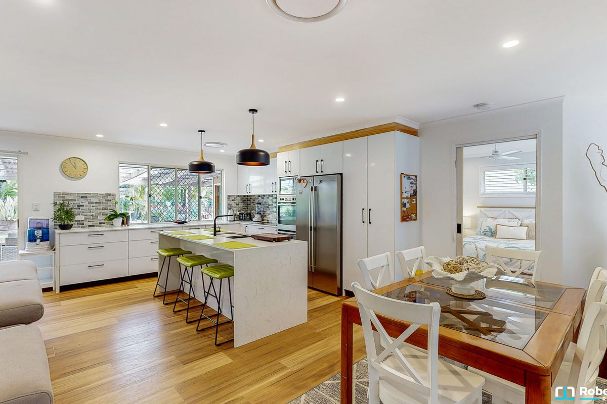 8 Hoylake Court, Tewantin