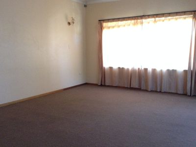 12 Buena Vista Avenue, Lake Heights